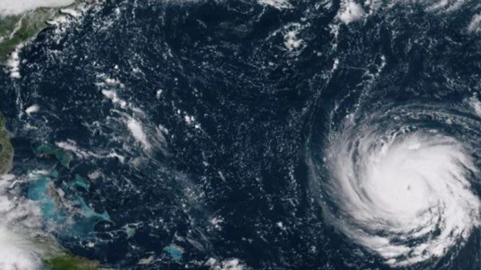 На френския остров Корсика мощен ураган помете каяк. Трагедията стана на