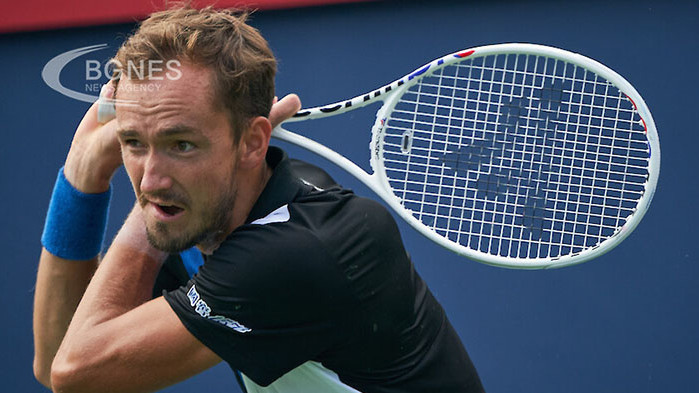 Медведев и Циципас си уредиха среща на полуфиналите в Синсинати