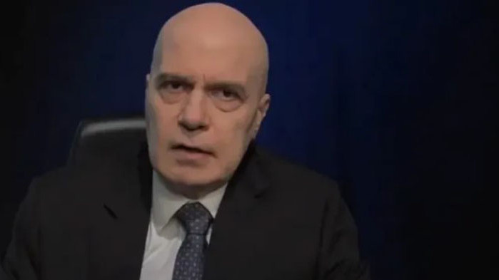 Трифонов: „Левите“ и „десните“ правят любов в тъмното, а ПП им светят