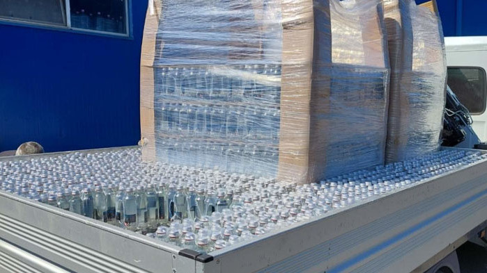 Водата в Своге все още не е годна за пиене.