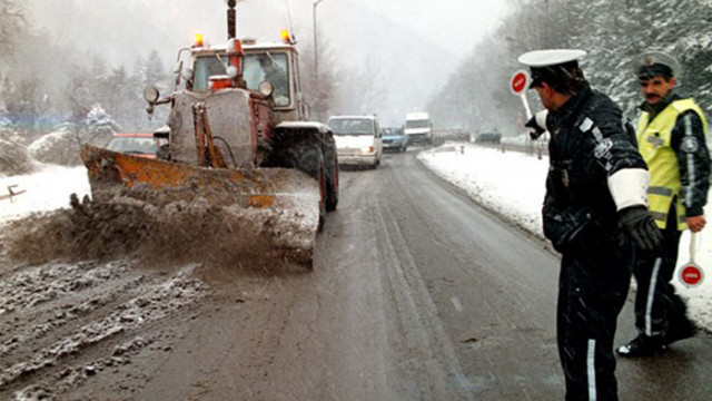 Фирмите имат 10 дни да подават оферти Чистенето на снега от