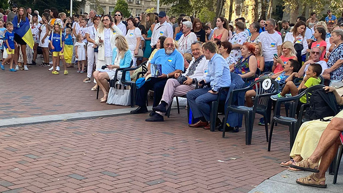 Украинският посланик приветства евродепутатът Александър Йорданов на концерт във Варна