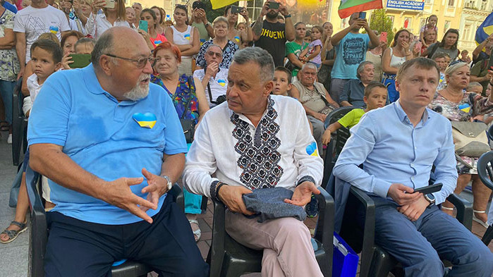 Украинският посланик приветства евродепутатът Александър Йорданов на концерт във Варна