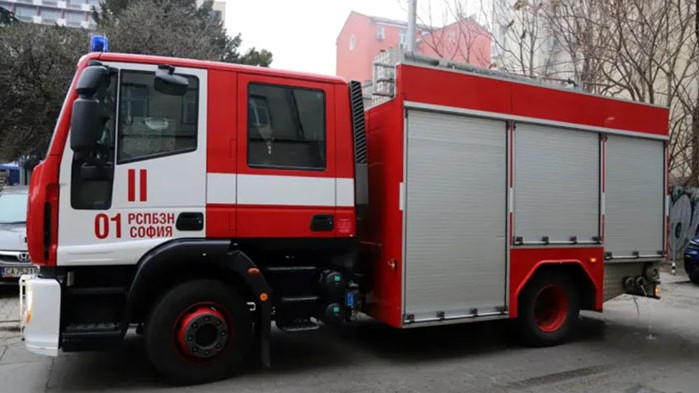 Пожар е избухнал в жилищна сграда в Шумен. Огънят е