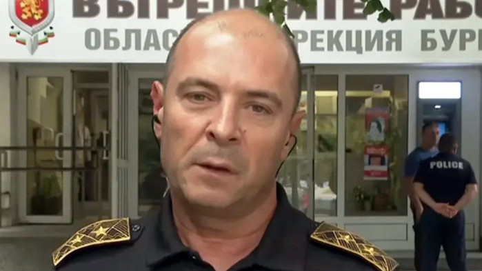 От първоначалния анализ мога да кажа, че двамата служители са