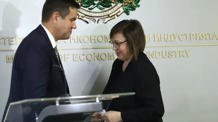 Служебният министър подозира схема за милиони, която да се задейства с края на мандата на Нинова