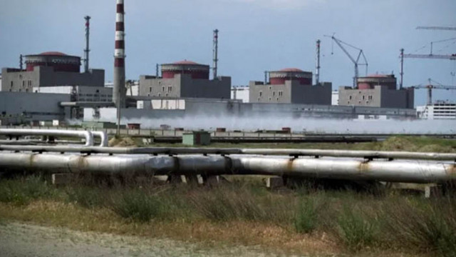 По време на украински обстрел на Запорожката атомна електроцентрала четири
