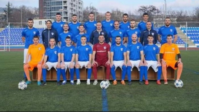  и  се изправят един срещу друг в мач от 8-ия кръг