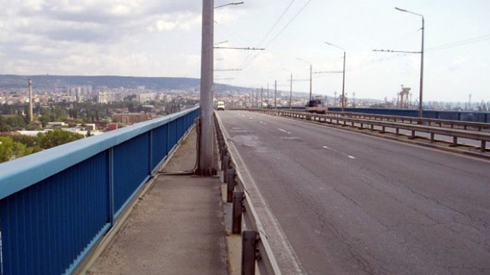 Втори спасен самоубиец за последните три дни, опитал да скача от Аспарухов мост