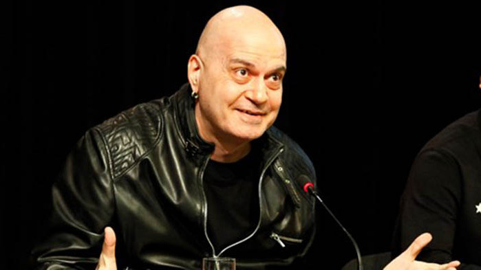 Слави Трифонов намери хитър начин да подпомогне влизането в парламента