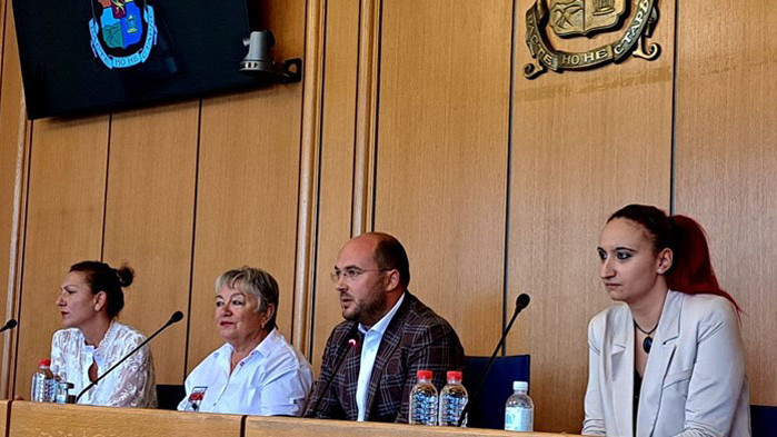 От днес вече работи първата у нас Правна клиника“, която