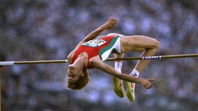 33 години и все така недостижими 209 см. Рекордът на Стефка Костадинова