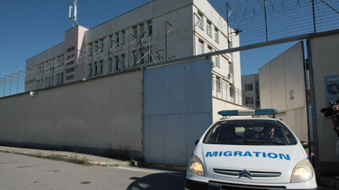 Центровете за бежанци в страната са препълнени с над 20%,