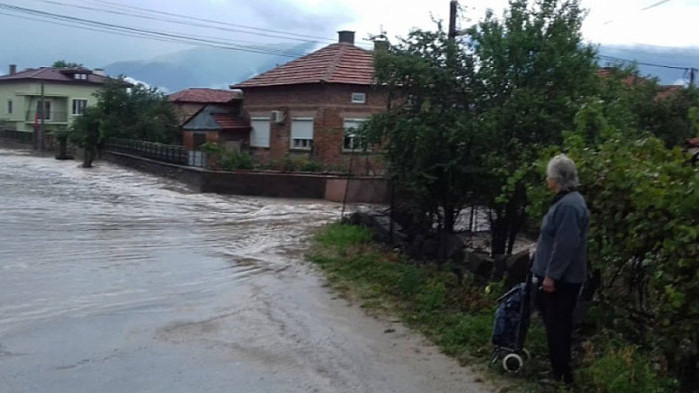 Жертва на потопа в Карловско? Село Богдан е откъснато