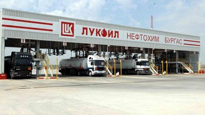 Искат от Брюксел разрешение държавата да продължи да купува горива