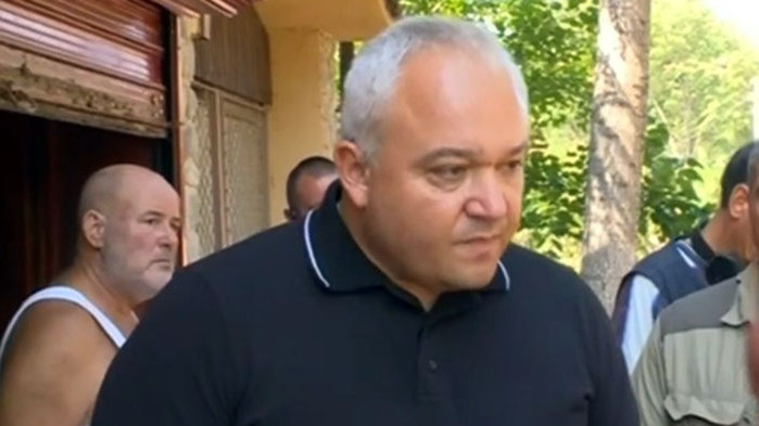 Румен Радев посети наводнените населени места в Карловско (ВИДЕО)