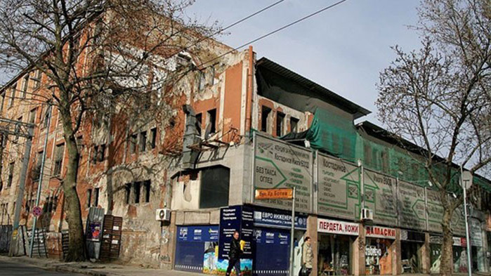 Спряха с полиция бутането на склада до Сточна гара в Пловдив