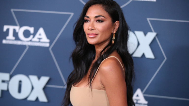 Никаква вълна не може да повали Никол Шерцингер. Като истинска