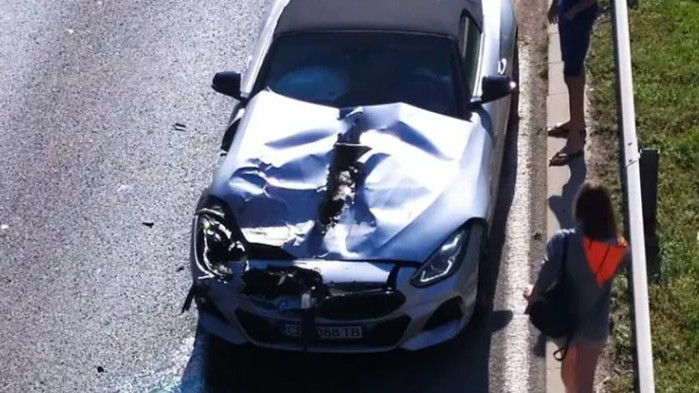 Катастрофа с боклукчийски камион е станало преди обед под моста