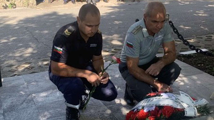 Служители на МВР отдадоха почит на свои колеги, загинали при