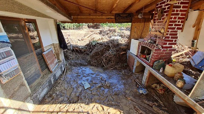 Стотици къщи и хиляди дка потопени край Пловдив и Карлово - трябват милиони