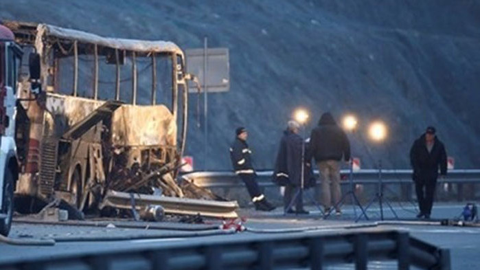 Македонският автобус, който изгоря на "Струма", бил с фалшиво разрешително