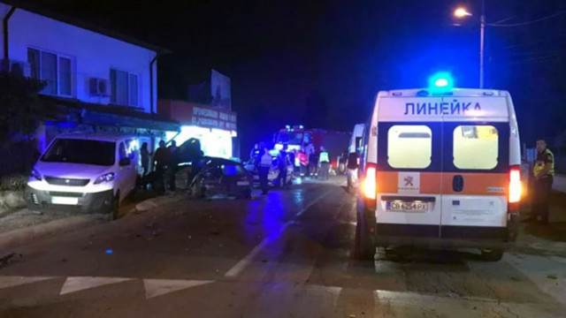Тежка катастрофа е станала около полунощ на пътя София Самоков в