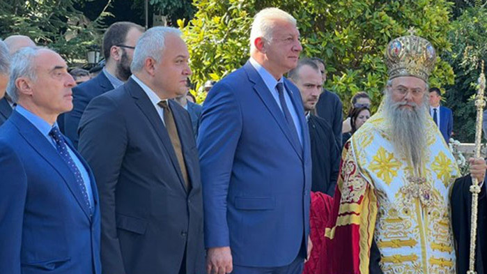 Няколко униформени бяха арестувани в последните години за подкупи и