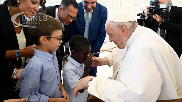 В края на общата аудиенция пред вярващите на площад Свети