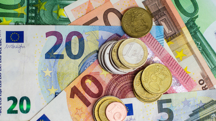 Европейската валута се отблъсна от дъното и тръгна нагоре. Това