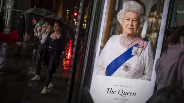 Великобритания и светът потънаха в скръб след смъртта на Кралица