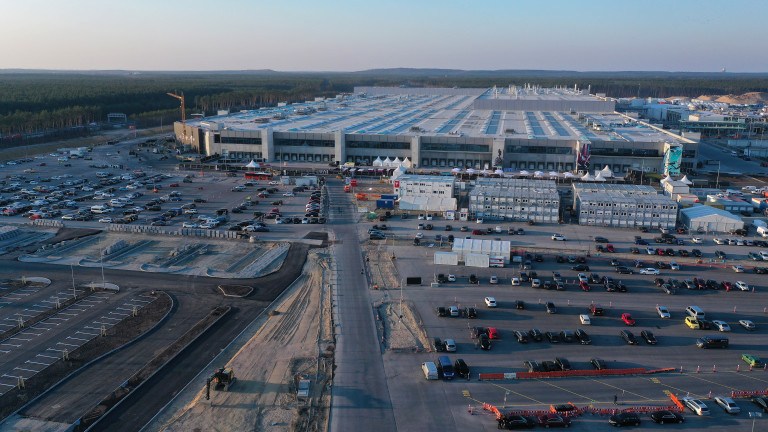 Tesla планира да построи фабрика за рафиниране на литий в