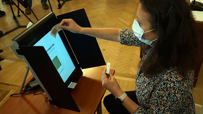 От днес в страната започва транспортирането на над 400 машини