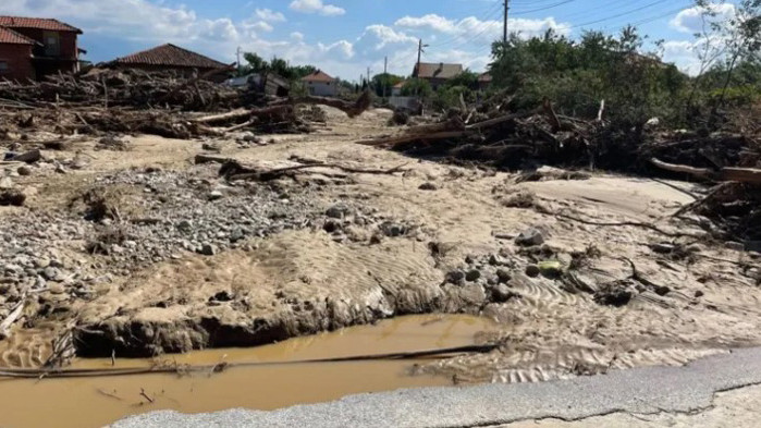 Щетите в Карловско са огромни. Ще трябва да възстановим пострадалите