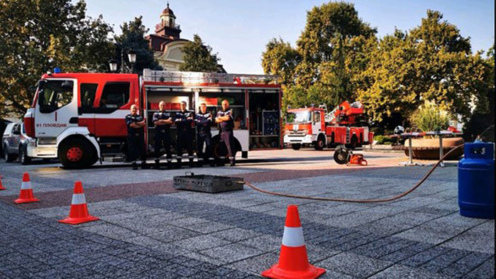 Почитат паметта на загиналите огнеборци от Пловдив в Седмицата на пожарната безопасност
