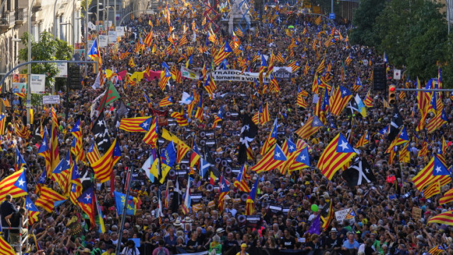 Над 150 000 каталунски сепаратисти се събраха в Барселона в неделя