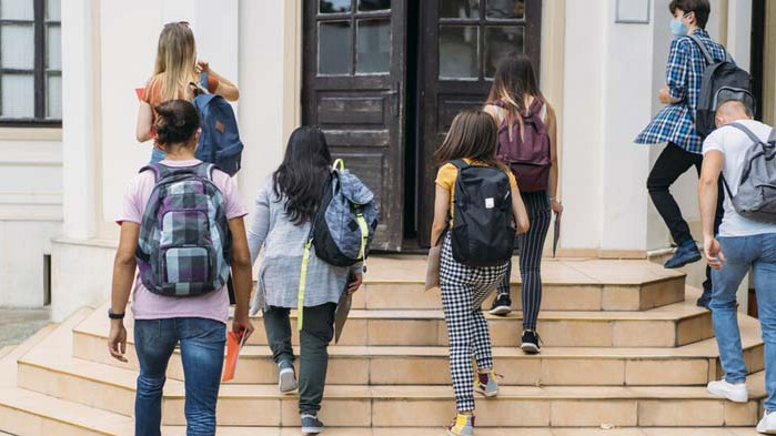 98 процента от училищата и детските градини са готови за