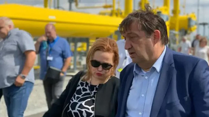 За първи път днес, с началото на 72-часовите проби, по