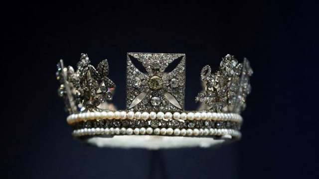 В личната колекция на покойната кралица има над 300 накита с диаманти
