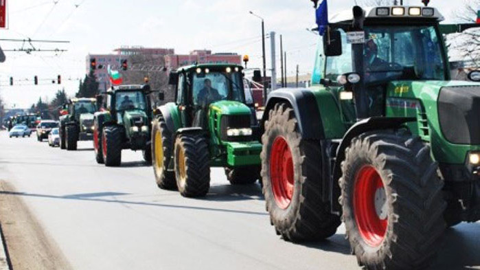 Зърнопроизводители излизат с близо 100 земеделски машини на протестно шествие