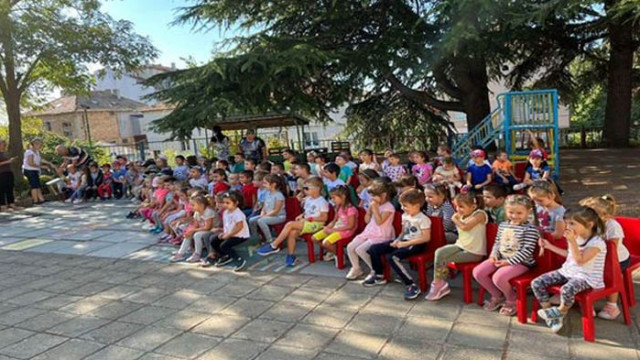 Запознаха по забавен начин малчугани от Варна с вредите от замърсяването на Черно море
