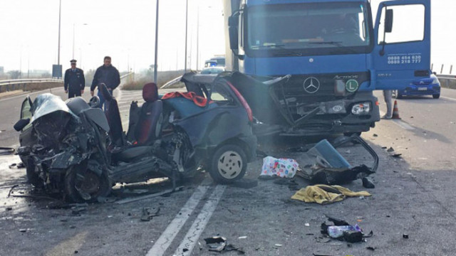 Един човек е загинал при тежка катастрофа на автомагистрала Тракия