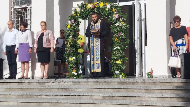 Истински празник бе откриването на учебната година в ОУ "Христо Ботев" във Варна