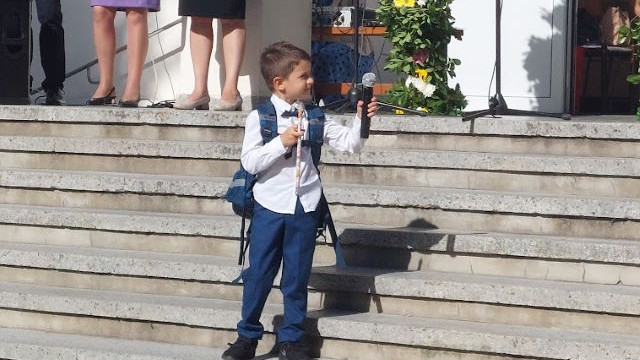 Истински празник бе откриването на учебната година в ОУ "Христо Ботев" във Варна