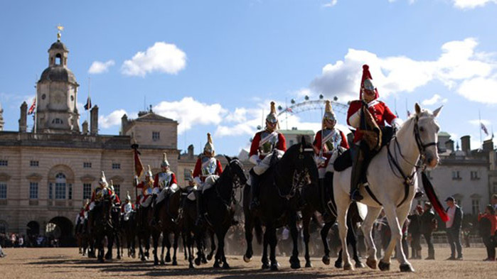 "Политико": Китайска делегация има забрана за достъп до ковчега на кралицата