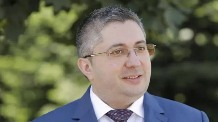 От Фейсбук профила на Николай Нанков Асен Василев и Сие