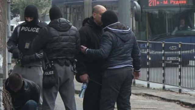 Зрелищна полицейска акция срещу битовата престъпност в Русе