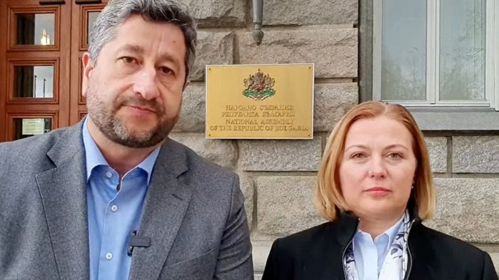 В разгара на предизборната кампания един призив към политиците да