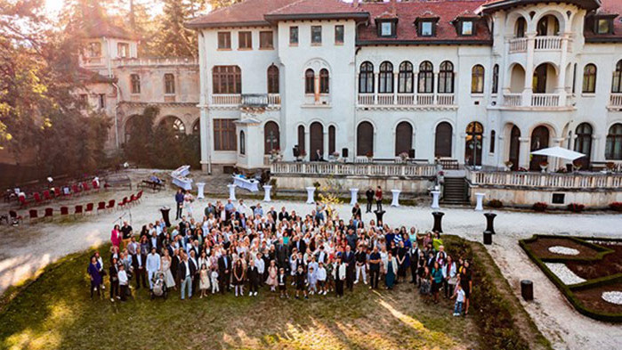 През 1993 г., кралица Елизабет II поканила Симеон II на