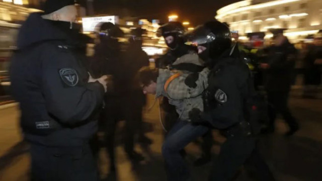 По последна информация задържаните при вчерашните демонстрации в Русия са